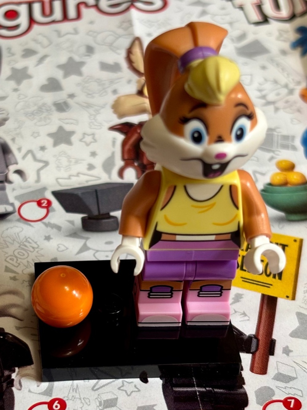 LEGO LOONEY TUNES "Lola Bunny" collt-1 LIKE NEW!